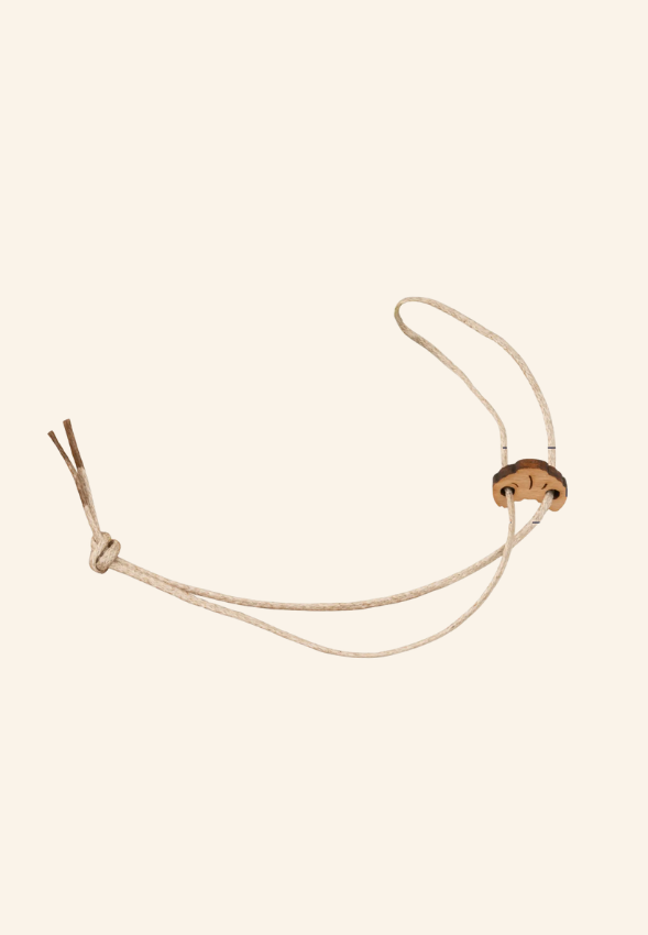 Mini bracelet solidaire en bois recyclé Maëlune