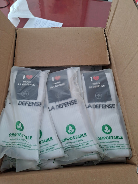 Réalisation Paris La Défense : des chaussettes personnalisées « I ❤️ Paris La Défense »