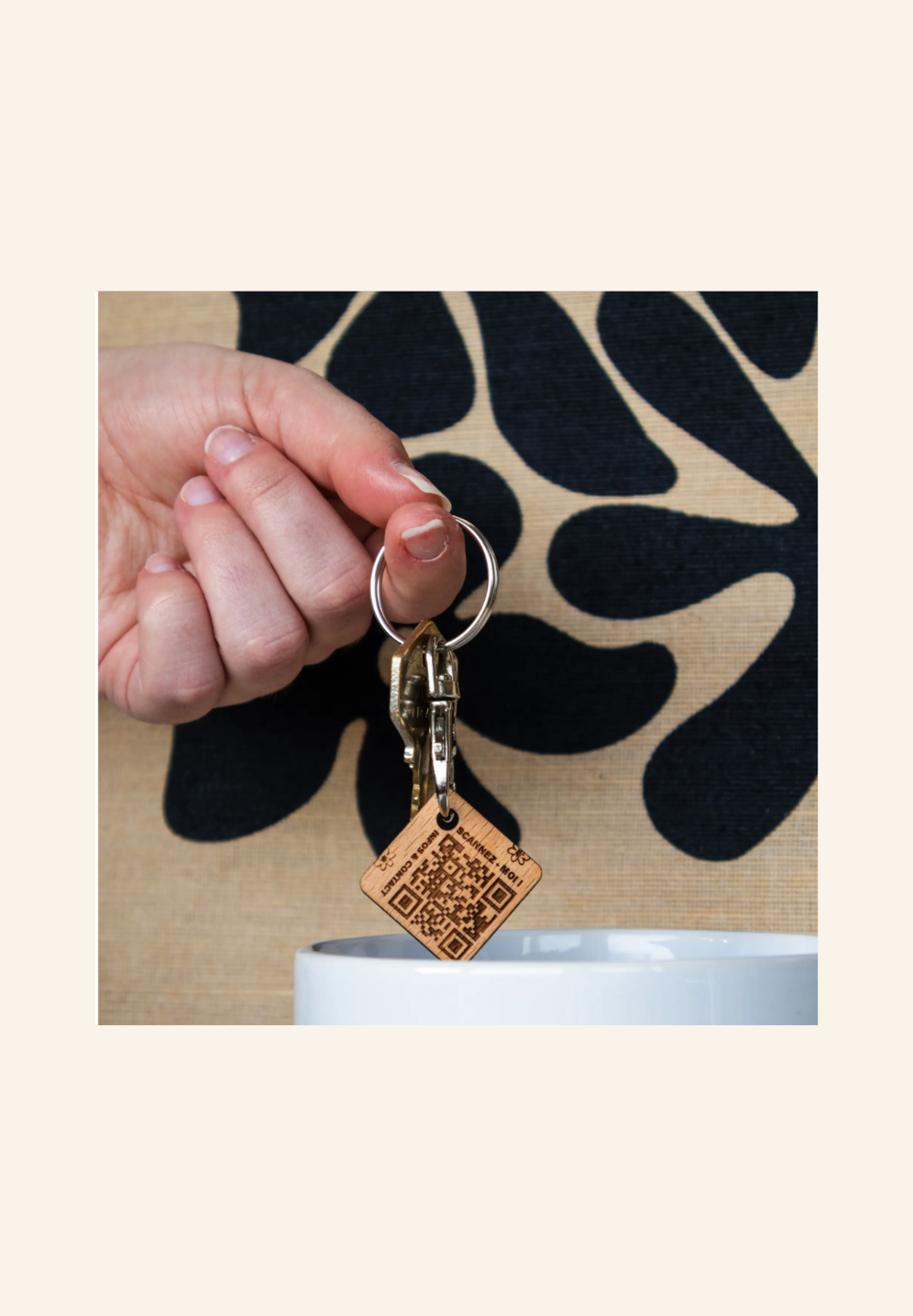 Porte-clés connecté en bois NOMADA