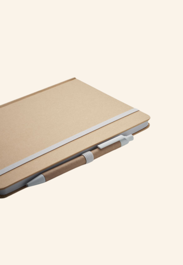 Carnet A5 en carton recyclé 160 pages avec stylo Célyna