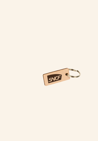 Porte-clés rectangulaire en hêtre avec anneau direct Léocrite