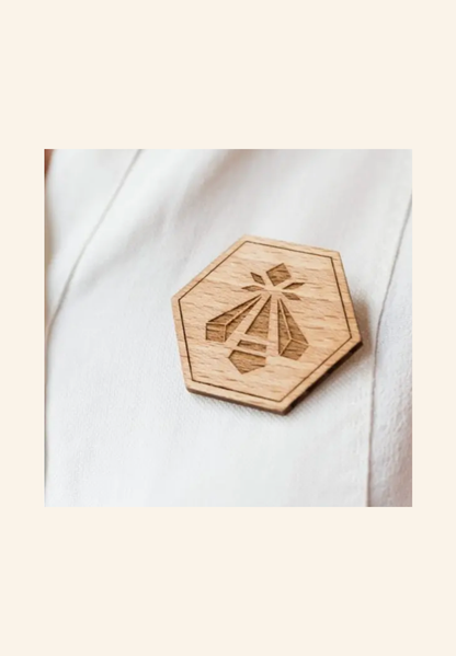 Badge en bois sur mesure broche NOÉ