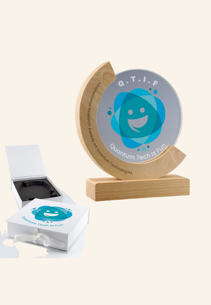 Trophée bi-matière en bois et verre sur socle Ardélis