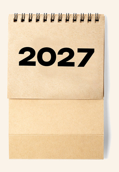 Calendrier de bureau en carton recyclé naturel, vue de trois quarts