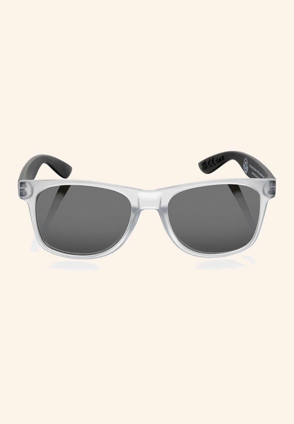 Lunettes de soleil noires vues de trois quarts