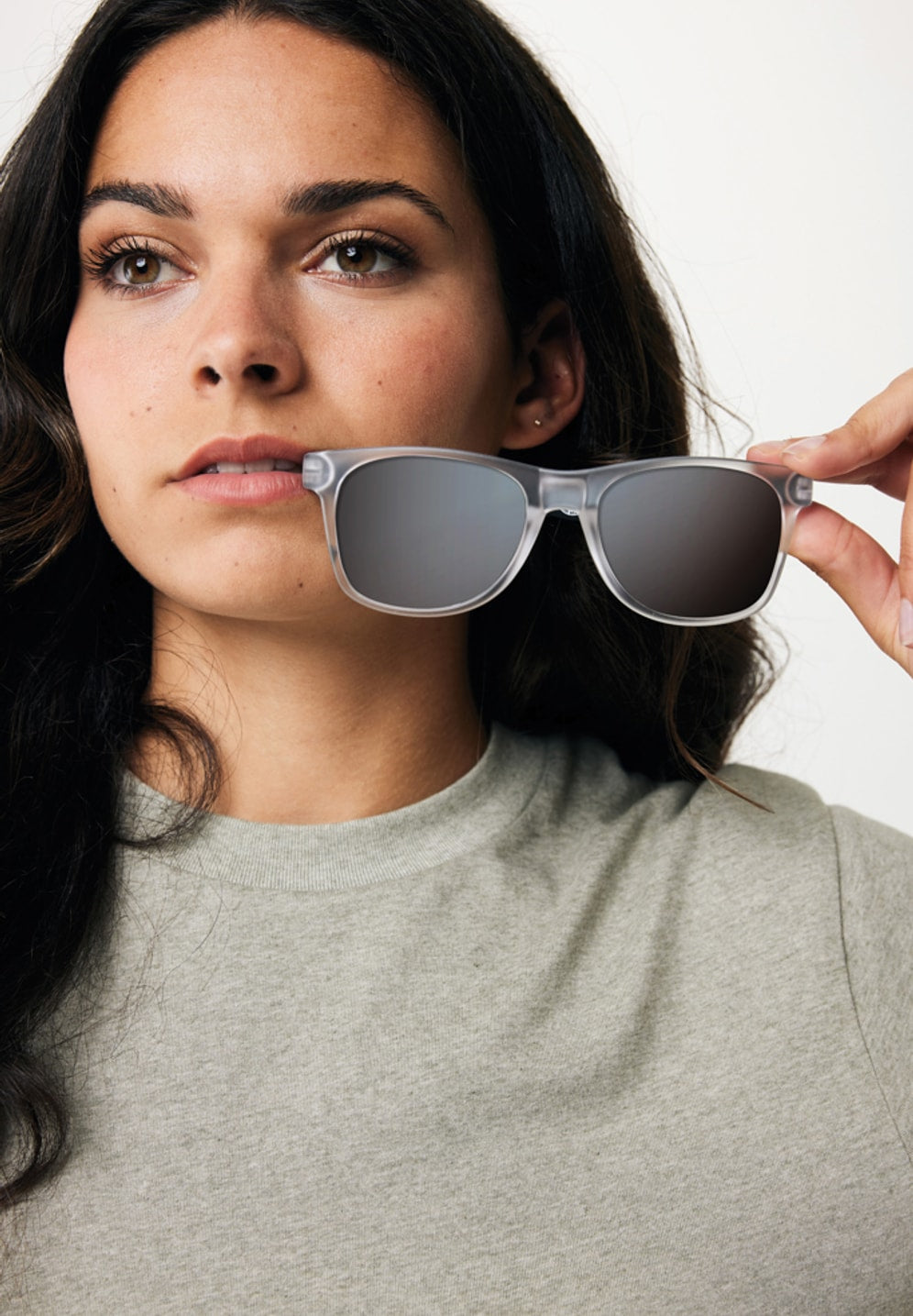 Lunettes de soleil noires vues de dessus