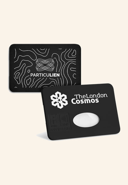 Protège carte noir anti-RFID avec son ouverture pour la carte